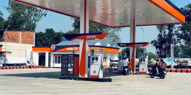 कूटरचित दस्तावेजों पर पेट्रोल पंप का लाइसेंस रुका&nbsp; ™️ आरोपी पर 420 का मामला क्यों नहीं दर्ज हुआ ™️ मोटी मलाई खा गए टाऊन एंड कंट्री,पेट्रोल कंपनी के अधिकारी ™️